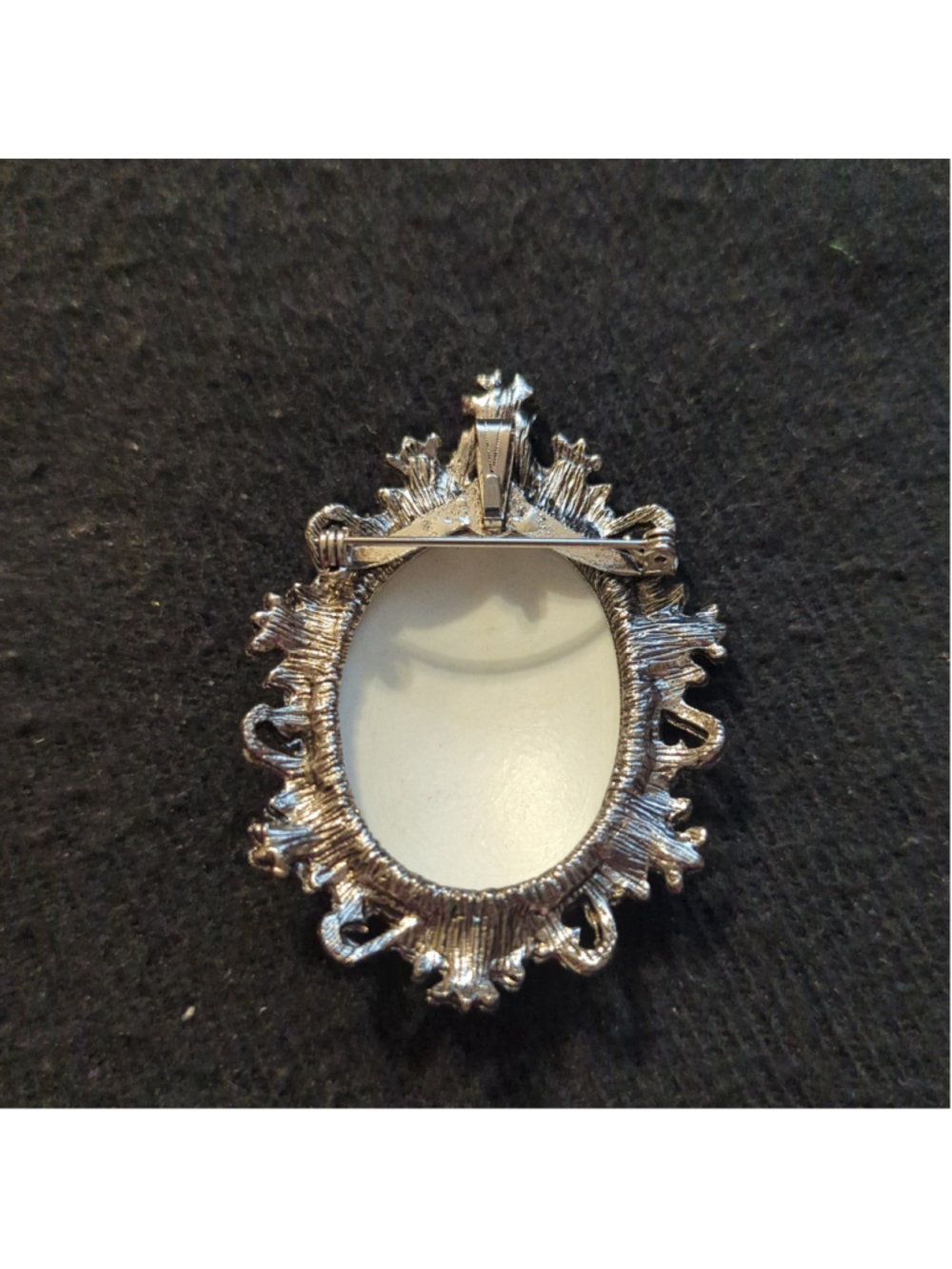 Vintage Silver Tone Cream Daisy Floral Statement Brooch Pin - Picture 3 of 4